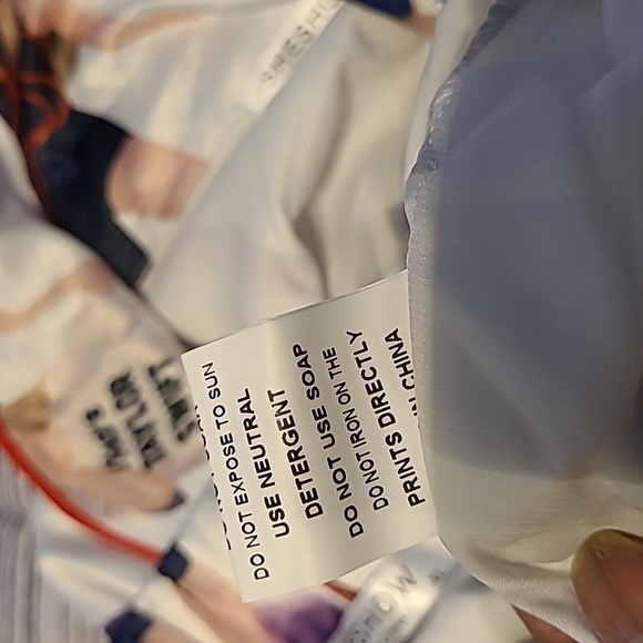 Taylor Swift SheShow Satin Pajama Set Wmn XL Lover Era White Colorful Sleepwear - Picture 13 of 14